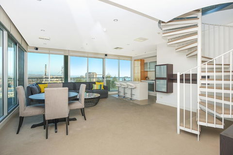 Glenelg Skyline Penthouse - Accommodation in Bendigo 40
