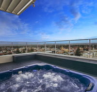 Glenelg Skyline Penthouse - Accommodation in Bendigo