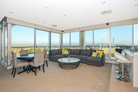 Glenelg Skyline Penthouse - Accommodation in Bendigo 8