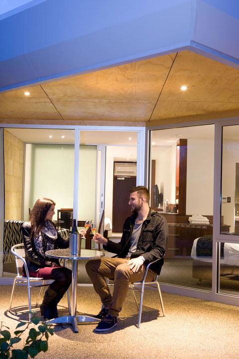 The Commodore - Accommodation in Bendigo 8