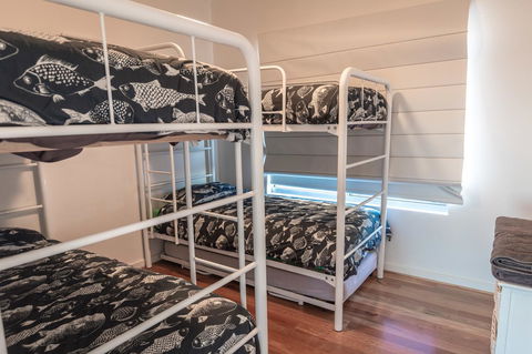 Middle River Beach House - East & West House - Accommodation in Bendigo 14