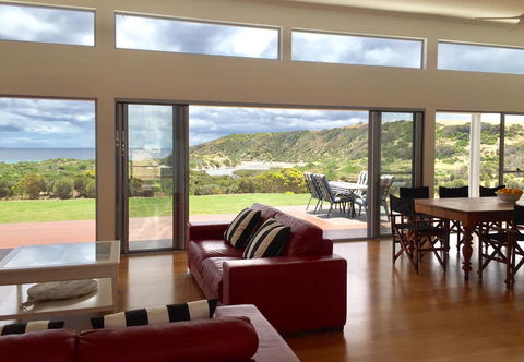 Middle River Beach House - East & West House - Accommodation in Bendigo 5