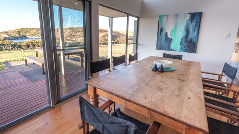 Middle River Beach House - East & West House - Accommodation in Bendigo 8