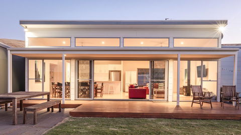 Middle River Beach House - East & West House - Accommodation in Bendigo 7