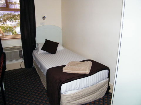 Grand Tasman Hotel - Accommodation in Bendigo 22