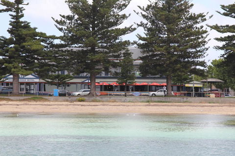 Grand Tasman Hotel - Accommodation in Bendigo 33