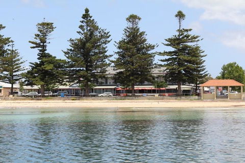 Grand Tasman Hotel - Accommodation in Bendigo 34