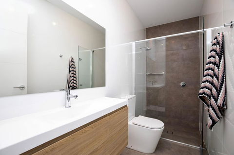 Brand New Affordable Luxury 3 Bedroom 3 Bathrooms House Close To Adelaide City, Chinatown, Beach, Adelaide Airport - Accommodation in Bendigo 4