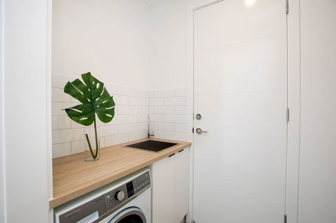 Brand New Affordable Luxury 3 Bedroom 3 Bathrooms House Close To Adelaide City, Chinatown, Beach, Adelaide Airport - Accommodation in Bendigo 6