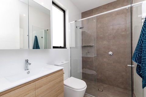 Brand New Affordable Luxury 3 Bedroom 3 Bathrooms House Close To Adelaide City, Chinatown, Beach, Adelaide Airport - Accommodation in Bendigo 10