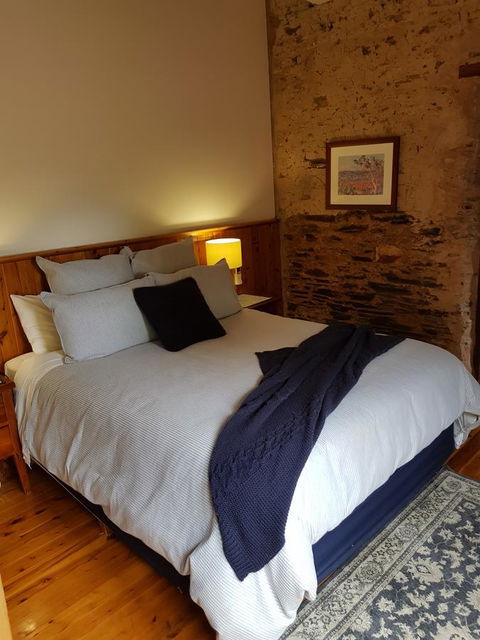 William Hunt's Retreat - Cypress Studio - Accommodation in Bendigo 2
