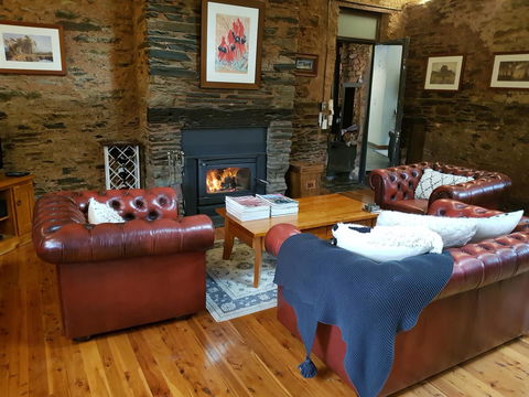 William Hunt's Retreat - Cypress Studio - Accommodation in Bendigo 7