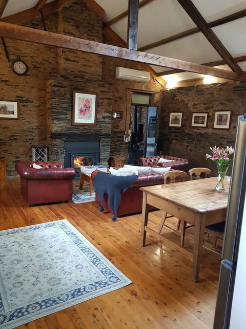 William Hunt's Retreat - Cypress Studio - Accommodation in Bendigo 9