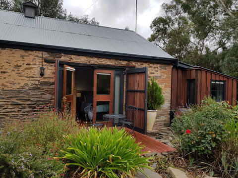 William Hunt's Retreat - Cypress Studio - Accommodation in Bendigo 11