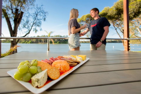 BIG4 Renmark Riverfront Holiday Park - Accommodation in Bendigo 6