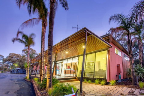 BIG4 Renmark Riverfront Holiday Park - Accommodation in Bendigo 26