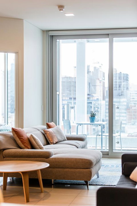 Stylish And Comfortable, Views Over Gouger St! - Accommodation in Bendigo 3