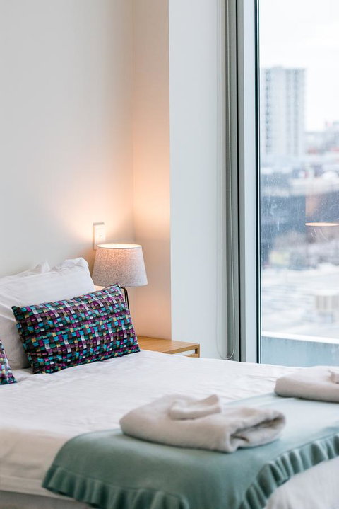Stylish And Comfortable, Views Over Gouger St! - Accommodation in Bendigo 10