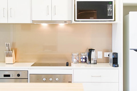 Stylish And Comfortable, Views Over Gouger St! - Accommodation in Bendigo 7