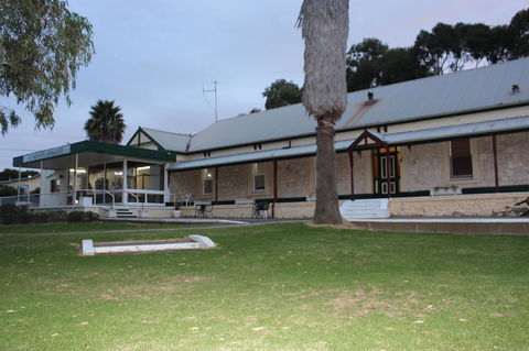 Island Motel Kingscote - Accommodation in Bendigo 1