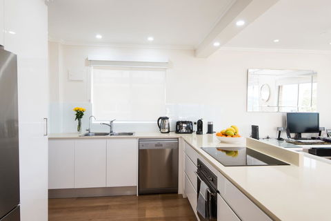 Stylish 3 Bedroom Beachview Apartment - Accommodation in Bendigo 6