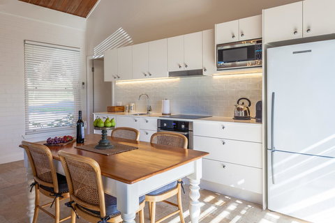 The Folly - Accommodation in Bendigo 2