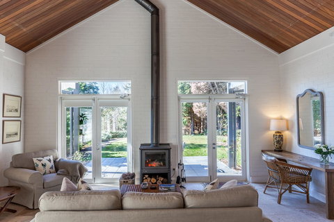 The Folly - Accommodation in Bendigo 1