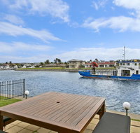 Salt Waterfront Apartment - Accommodation in Bendigo