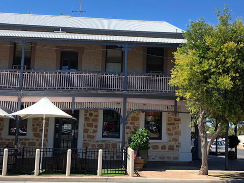 Cornwall Hotel - Accommodation in Bendigo 1