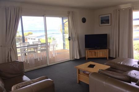 Bayview Beach House Apartment No 1 - Accommodation in Bendigo 10