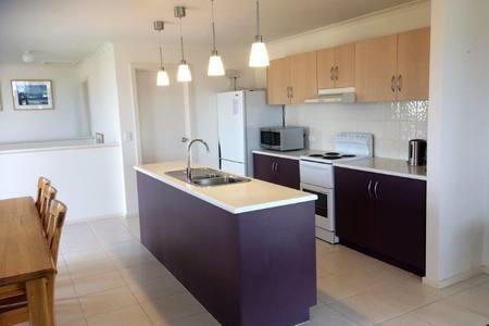 Bayview Beach House Apartment No 1 - Accommodation in Bendigo 3