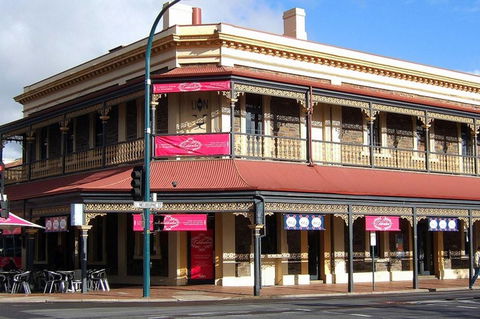 Executive 3 Bedroom Apartment + Internet + Parking - Accommodation in Bendigo 43