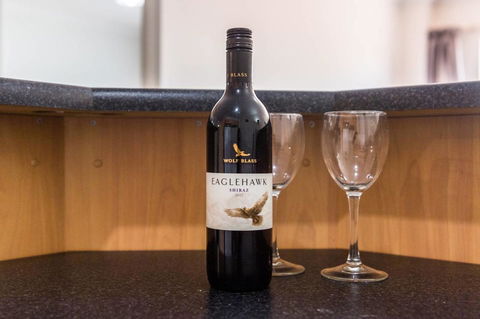 Executive 3 Bedroom Apartment + Internet + Parking - Accommodation in Bendigo 27