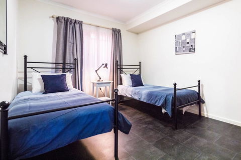 Executive 3 Bedroom Apartment + Internet + Parking - Accommodation in Bendigo 16