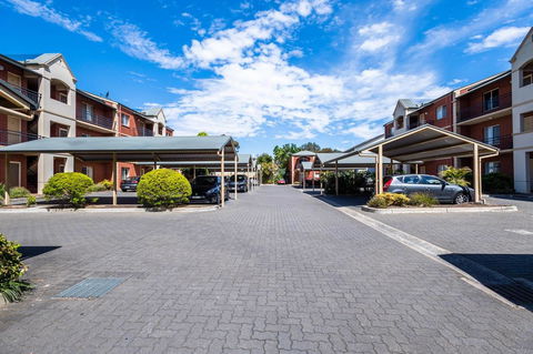 Executive 3 Bedroom Apartment + Internet + Parking - Accommodation in Bendigo 35