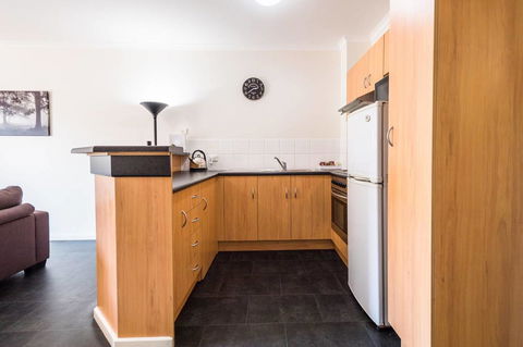 Executive 3 Bedroom Apartment + Internet + Parking - Accommodation in Bendigo 5