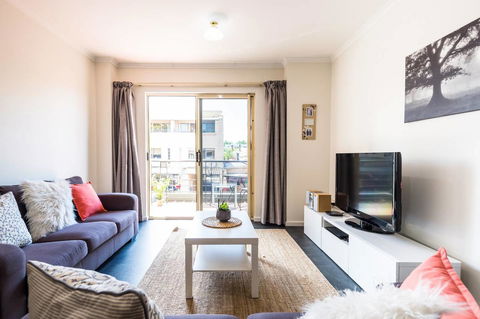 Executive 3 Bedroom Apartment + Internet + Parking - Accommodation in Bendigo 2