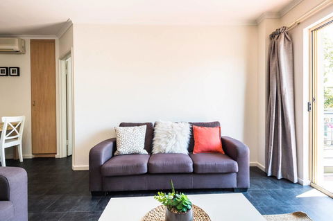 Executive 3 Bedroom Apartment + Internet + Parking - Accommodation in Bendigo 20