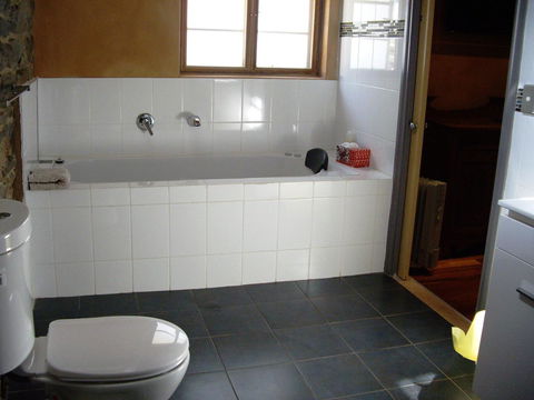 1860 Wine Country Cottages - Accommodation in Bendigo 18