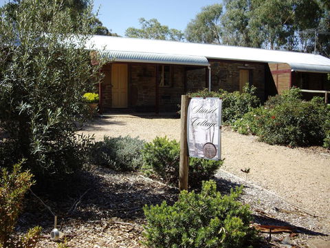 1860 Wine Country Cottages - Accommodation in Bendigo 22