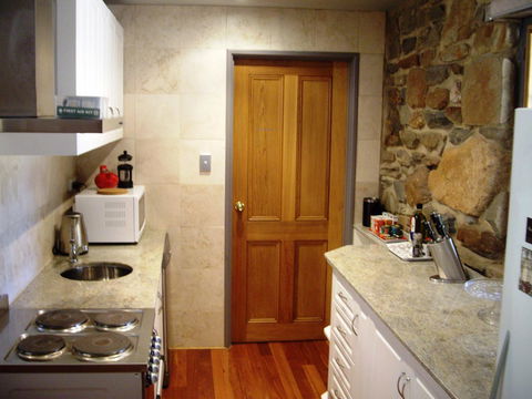 1860 Wine Country Cottages - Accommodation in Bendigo 13