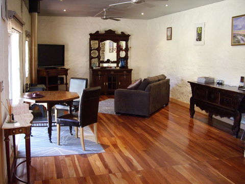 1860 Wine Country Cottages - Accommodation in Bendigo 16