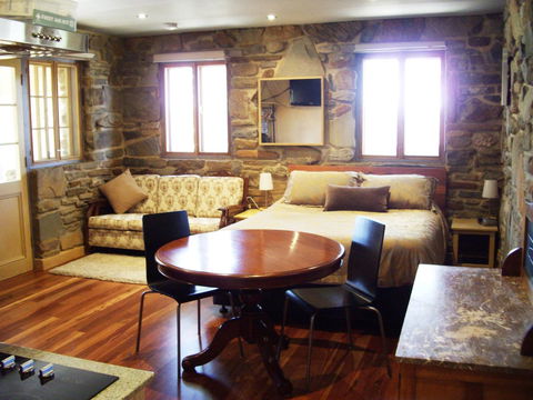 1860 Wine Country Cottages - Accommodation in Bendigo 10