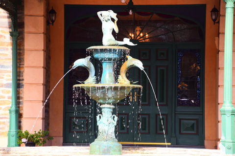 Grand Bluestone Mansion - Accommodation in Bendigo 9