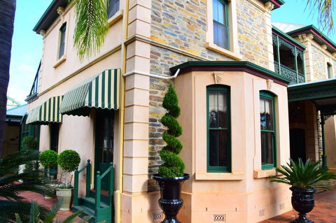 Grand Bluestone Mansion - Accommodation in Bendigo 25