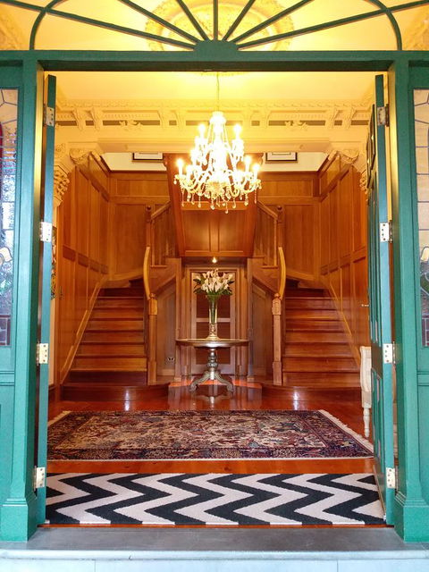 Grand Bluestone Mansion - Accommodation in Bendigo 2