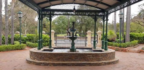 Grand Bluestone Mansion - Accommodation in Bendigo 22