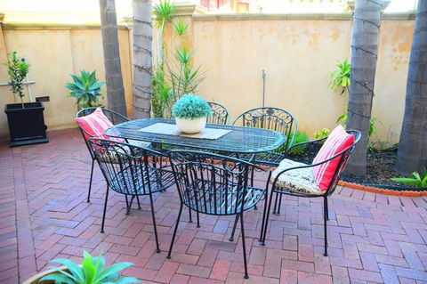 Grand Bluestone Mansion - Accommodation in Bendigo 17