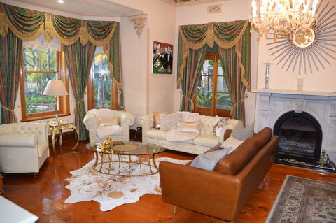 Grand Bluestone Mansion - Accommodation in Bendigo 4