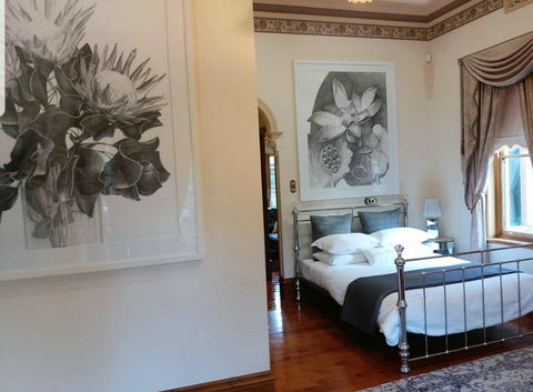 Grand Bluestone Mansion - Accommodation in Bendigo 7